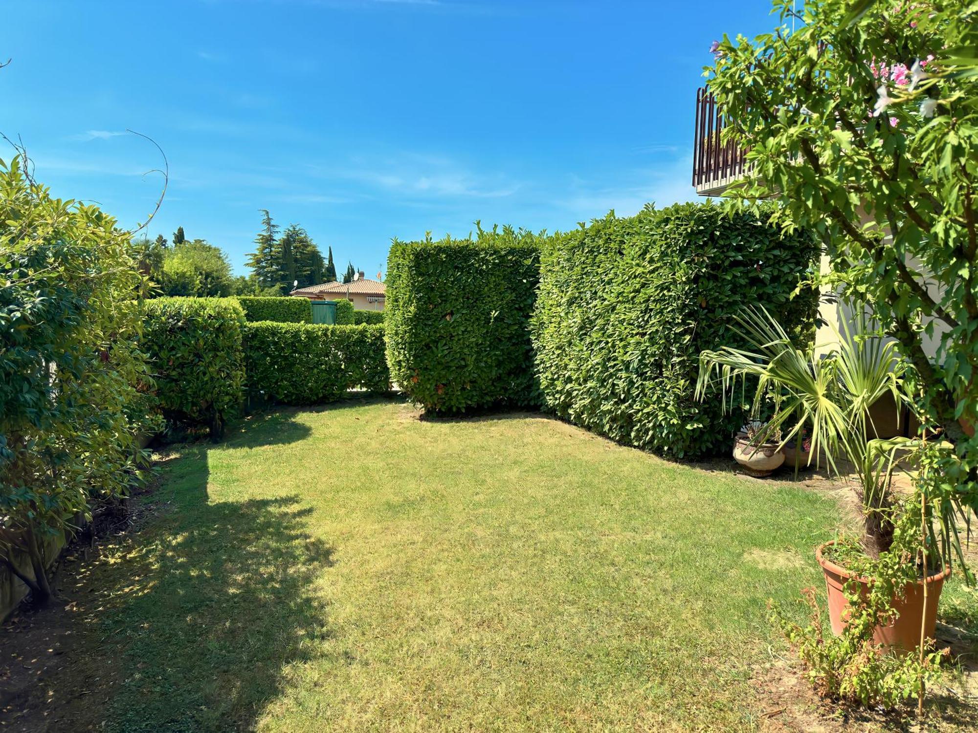 Incanto Apartment Lazise - Pools E Garden Экстерьер фото