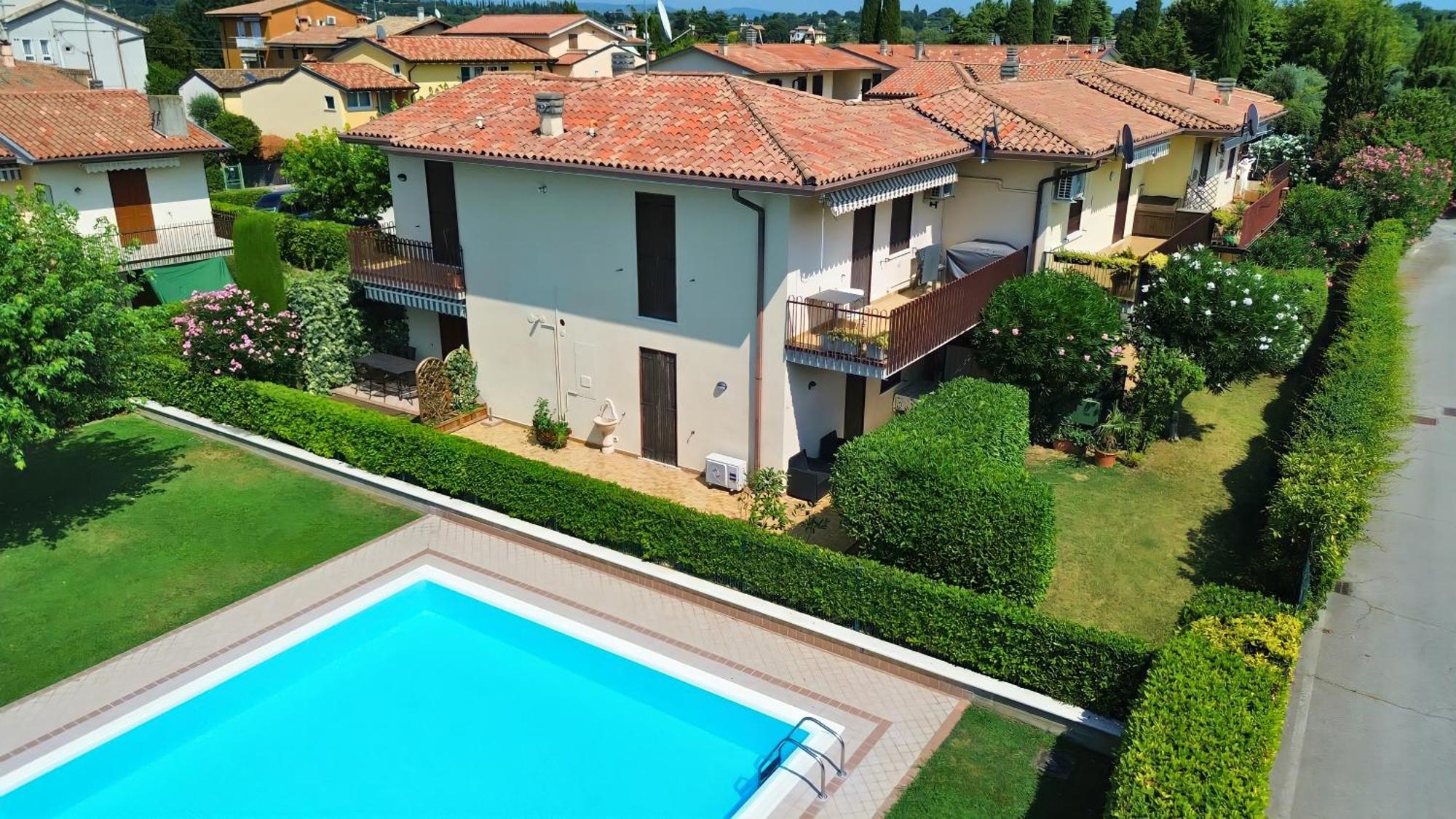 Incanto Apartment Lazise - Pools E Garden Экстерьер фото