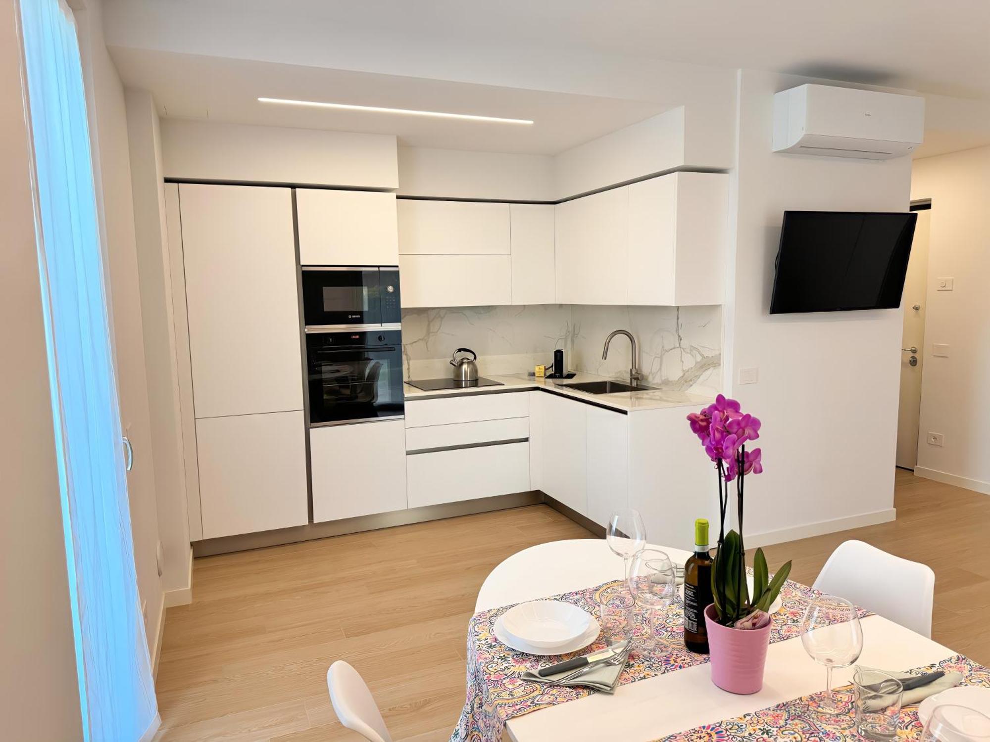 Incanto Apartment Lazise - Pools E Garden Экстерьер фото